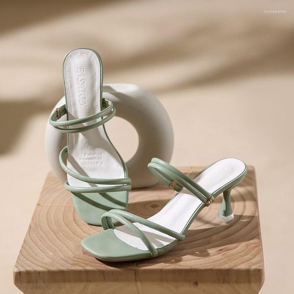 Сандалии Летние женские туфли на квадратном каблуке Элегантные тапочки Внешний крест Кружева Мода