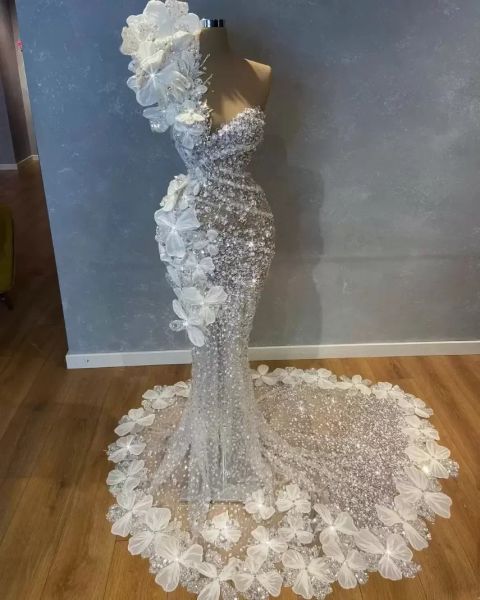 Abito da sposa a sirena di lusso con una spalla Abiti da sposa lunghi con paillettes e perline di cristallo Abiti da sposa con applicazioni di fiori Robe de