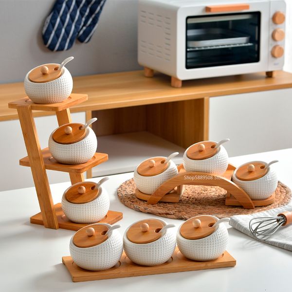 Organizzazione per la conservazione della cucina Scatola per condimenti in ceramica Forniture Barattolo per condimento Golf Bottiglia creativa Chili Salt Shaker Set combinato per uso domestico 230627