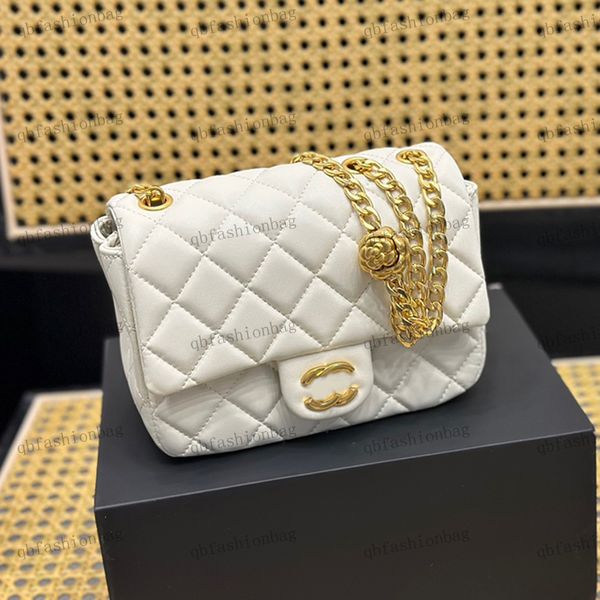 Elegante Bolsa de ombro Feminina Couro Diamante Ferragens Metal C Fivela Clássica Clutch Camélia Clutch Corrente Ajustável Bolsa Tiracolo Mala Mala Chave Bolsas Boca Envelope Vermelho 17cm