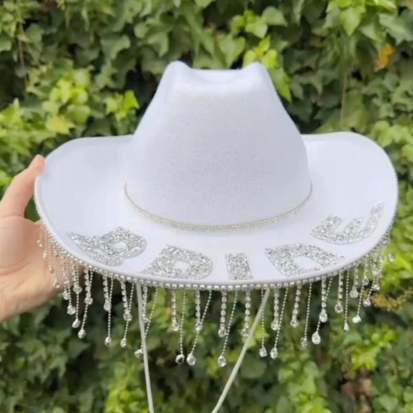 Cloches Cappello da cowboy da sposa Cappello da cowgirl bianco con decorazioni in strass e nappe 230627