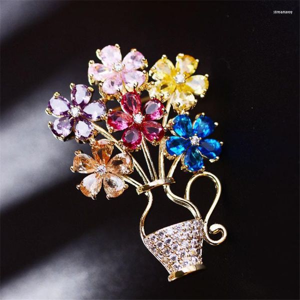 Spille Bella forma di cesto di fiori per abiti da donna Spilla di zirconi colorati di lusso Spilla Corpetto Broche Regalo di gioielli da sposa