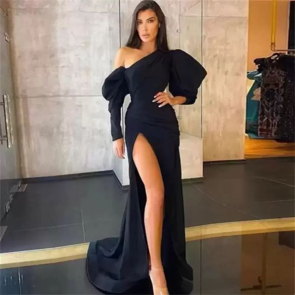 Sexy schwarze Abendkleider Meerjungfrau Puffy Long Sleeves Split Satin Formale Party Prom Kleider Falten Designer Celebrity Dress NEU