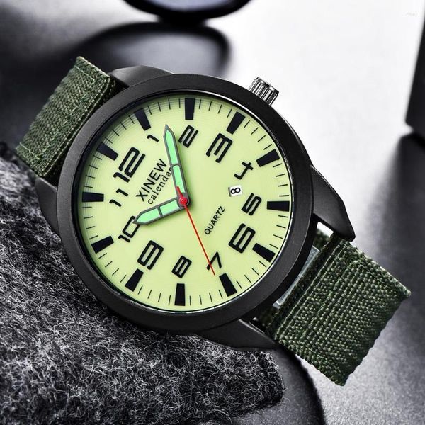 Armbanduhr Xi Watch Men Sports Uhren modische Grüne Stoff Band Luminous Dial Auto Date Quarz Relogio Maskulino