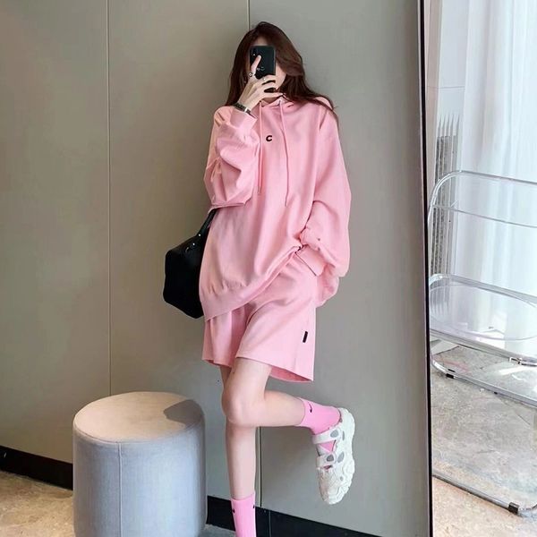 Abito a due pezzi Estate Streetwear Completo da donna rosa Completo a maniche lunghe Felpa con cappuccio e pantaloncini Completo casual 2 set Tuta 230627