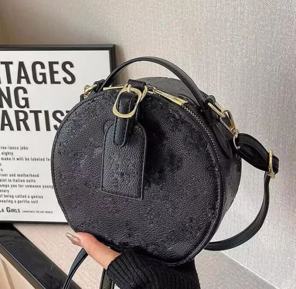 Lüks Crossbody Bag Tasarımcı Çanta Kadın Çanta Omuz Çantası Gerçek Deri Kamera Çanta Yuvarlak Çanta Sivil Cross Vücut Klasik Moda Tasarımcısı P