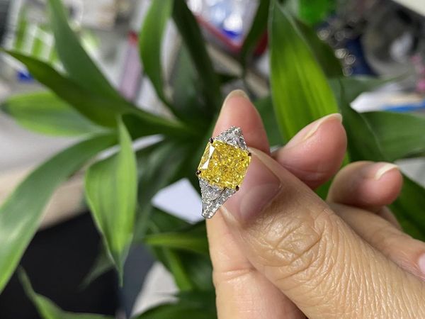 Anéis Cluster 3,0 quilates Corte Radiante Diamante Brilhante Banhado a Ouro Jóias Prata Esterlina Elegante S925