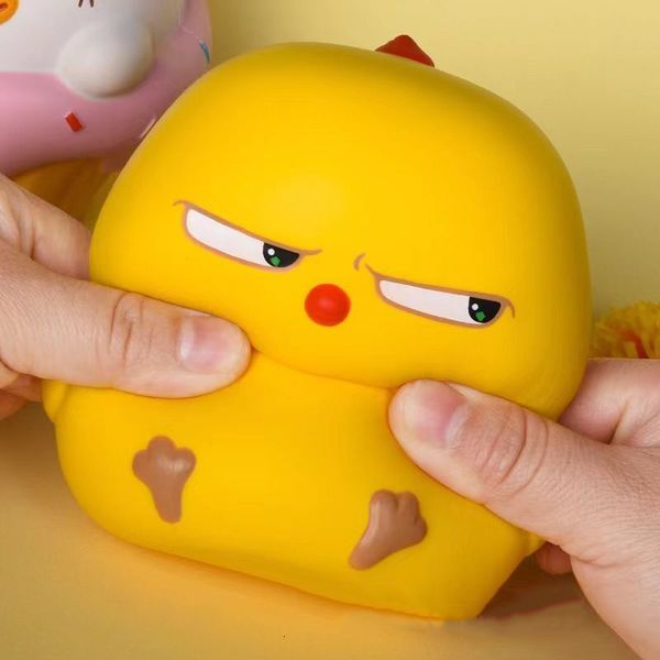 Brinquedos engraçados Frango Pinch Decompression Crianças Adulto Stress Relif Squeeze Bonecas Pintinho Amarelo Rebote Lento Jogando Presentes de Aniversário 230628