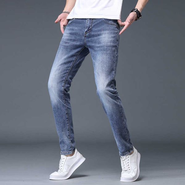 Herren-Jeans-Designer. Fokus auf hochwertige Herbst- und Winter-Neuheiten, leichte Luxus-Modemarken-Jeans, Herren-Slim-Fit, kleine Füße, elastische Freizeit, Koreanisch B D247