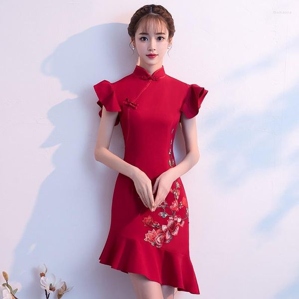 Abbigliamento etnico Abito da sposa rosso cheongsam Stile cinese Vintage Ladies Short Qipao Classic Stage Show Abiti eleganti TA1825