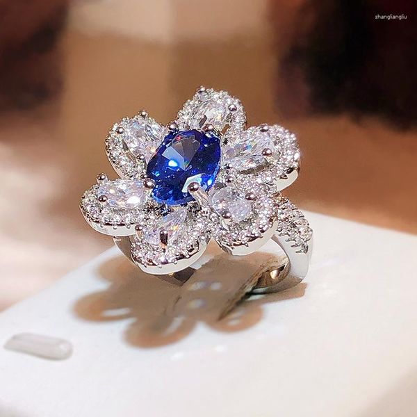 Anelli a grappolo Fashion Super Flash Fancy Sapphire Flower Ring Apertura femminile Temperamento Gioielli Festa Regalo di compleanno