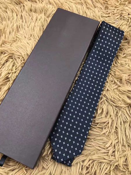 Gravatas de pescoço masculinas com letras de seda impressão padrão jacquard festa casamento tricô design de moda com caixa2021