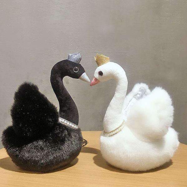 Princesa Coroa Cisne Negro Brinquedo de Pelúcia Peal Colar Cisnes Brancos Casal Queen Plushie Decoração de Casamento Bonecas para Presente 28cm