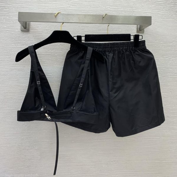 Conjunto de camisetas femininas 6.3 de alta qualidade com decoração de triângulo de metal ajustável com alça espaguete regata cintura elástica shorts feminino