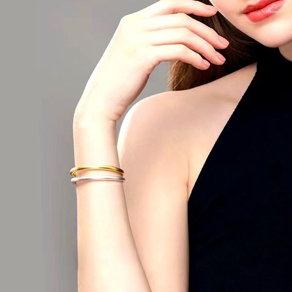 Pulseira de metal para mulheres com efeito jateamento de ouro banhado a prata designer de joias de luxo estilo clássico redondo tubo de cobre presente C1139