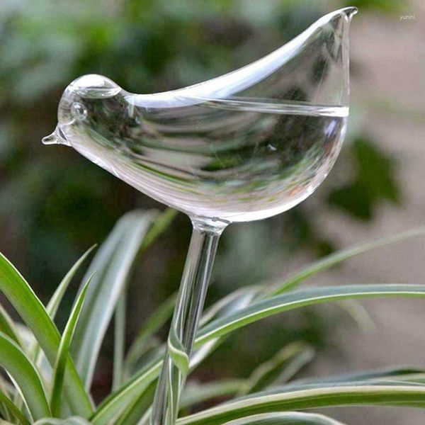 Attrezzature per l'irrigazione 1 pz Pianta in plastica Fiori Alimentatore per acqua Dispositivo automatico per fiori Globi Lampadina Forma di uccello Vaso da giardino per prato inglese