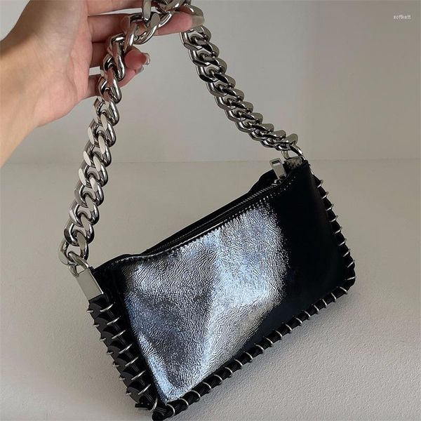 Sacos de noite 2023 bolsa de designer de luxo feminina punk Y2k corrente bolsa de ombro para telefone preto couro pu pequena moda feminina axila