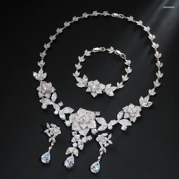 Collana Orecchini Set HIBRIDE Beautiful Shiny Flow Shape CZ Stone Bracciale Colore oro bianco da sposa da donna N-1051