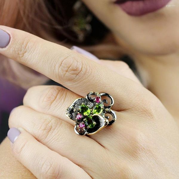 Cluster Rings Oval Olivine Stone Ring Black Gold 2 Tone Colors Vintage Flower Jewelry Womens Jewelry Top Quality