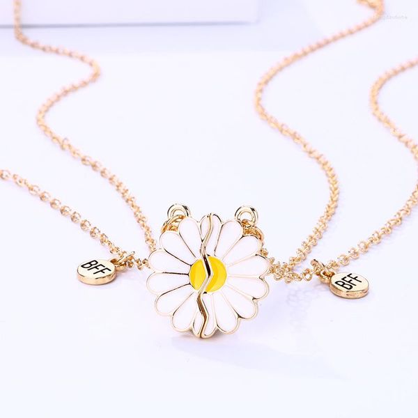 Ketten Lovecryst 2 teile/satz Kleine Gänseblümchen Blume Magnetische Einfache Tropf Öl Freund Halskette BFF Freundschaft Schmuck Geschenke für Kinder