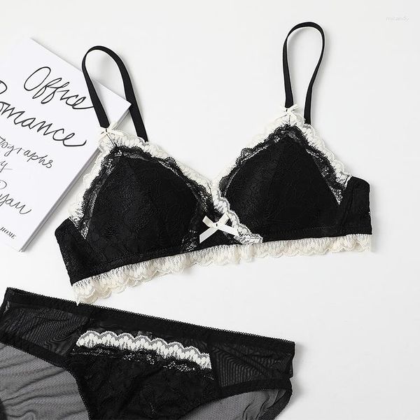 Set di reggiseni Pure Desire Reggiseno da raccolta sexy senza anello in acciaio Comodo petto grande Spettacolo di biancheria intima di pizzo per intimo sottile