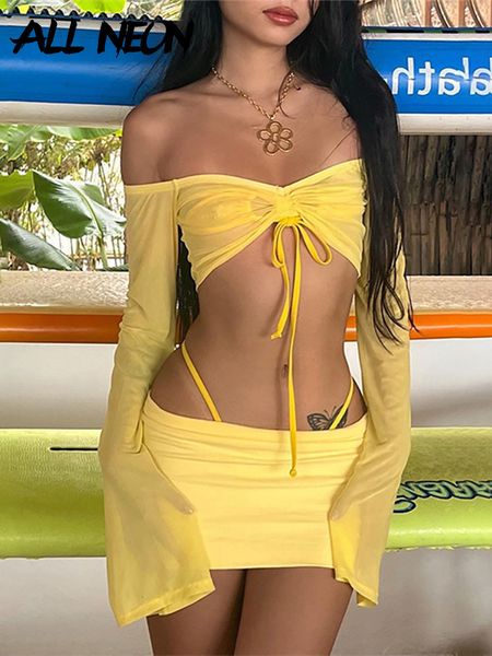 Vestido de duas peças ALLNeon Y2K Aesthetics Sexy Co ord Sets Yellow 2000 Clubwear Off Shoulder Manga Flare Crop Tops e Micro Skirt 2 Ternos 230630