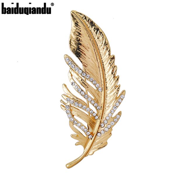 Pins Broschen Baiduqiandu Feder für Frauen und Männer Mattgold Farbe Blatt Pflanze Kragen Geschenk Winer Mantel Zubehör Fabrikverkauf 230629