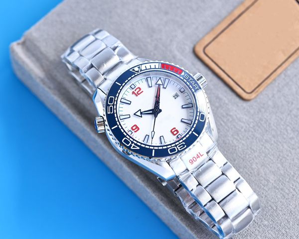 Mode klassische Herrenuhren Lünette 43MM Männer Luxusuhr automatische mechanische Bewegung Designer-Uhr 600M Taucheruhr Armbanduhr keine Box