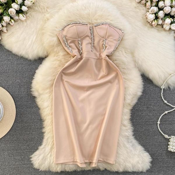 Abiti casual Summer Light Luxury Sexy Temperament Dress Incorporamento Reggiseno diamantato Chiusura in vita Apertura spaccata Avvolgimento dell'anca