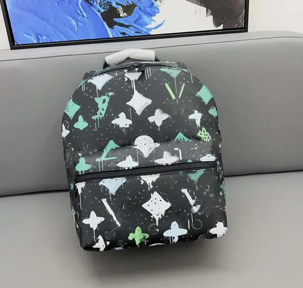 L Discovery Serisi Erkekler Sırt Çantası Graffiti 23SS Erken Bahar Erkekler Açık Hava Spor Sırt Çantası Büyük Kapasiteli Dağcılık Çantası Schoolbag