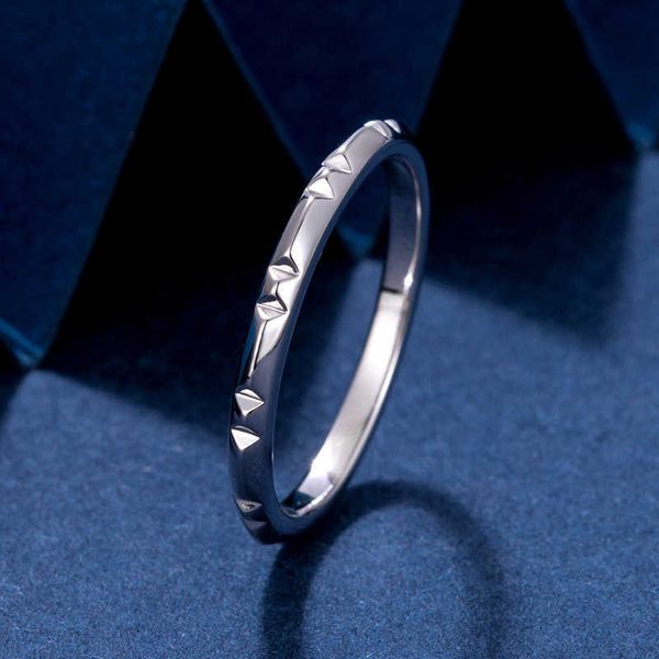 Designermarke Tiffnys New V Gold Römisch digitaler Index Finger Ring für Frauen minimalistische Ins Modelle Luxus vielseitige Frauen mit Logo