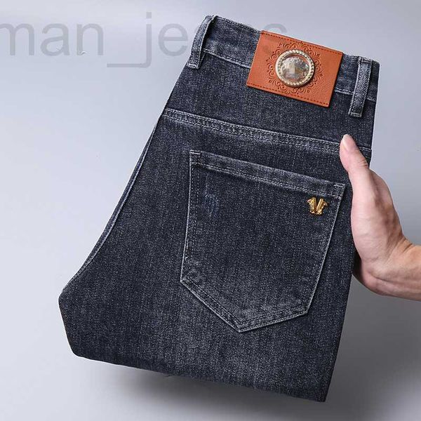 Designer de jeans masculino outono e inverno novo jeans masculino versão coreana de luxo elástico grosso pés pequenos fino marca Medusa 4MZK