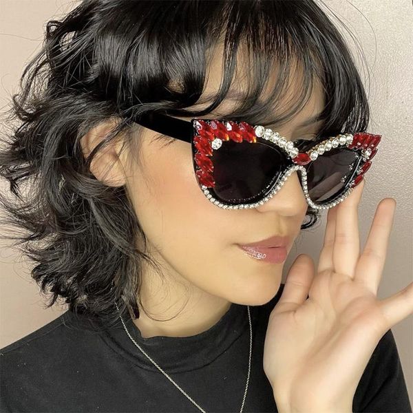 Güneş gözlüğü Tasarımcısı Kedi Gözü Elmas Kadınlar Trendy Güneş Gözlükleri Moda Vintage Gözlükler Büyük Çerçeve Seksi Shades UV400