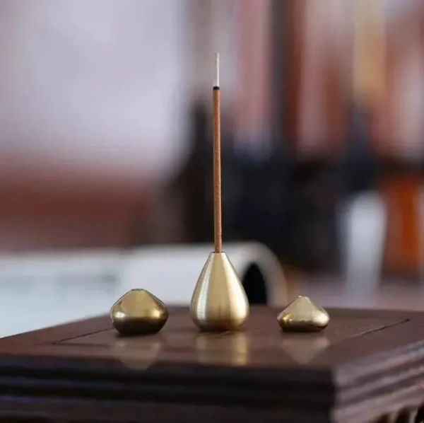 Porta-varetas de incenso em forma de gota de água Latão Pequeno incensário acessórios Mini porta-varas de cobre Decoração da casa G0630