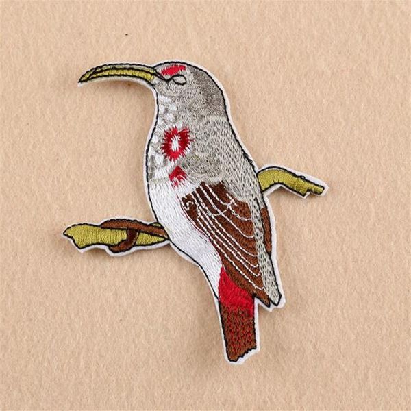 NOVO adesivo de remendo bordado DIY para roupas roupas emblemas de tecido costura vivd design de pássaros 244x