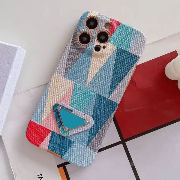 iPhone 13 12 11 Casos telefônicos de designer para maçã 15 14 xr xs 8 7 Plus Luxury PULHOUS CEATH GEOMETRIC CUTOUT FELE CELE CELE CELA CABE