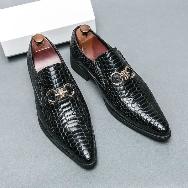 Модельные туфли Черные мужские лоферы без шнуровки с острым носком Коричневые мужские свадебные туфли с металлической пряжкой, размер 38-230928 ручной работы