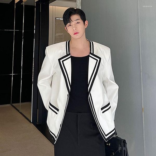 Abiti da uomo SYUHGFA Slim Blazer Moda Stile coreano Abbigliamento maschile Cappotto da uomo in colore a contrasto 2023 Elgance Uomo Giacche Autunno