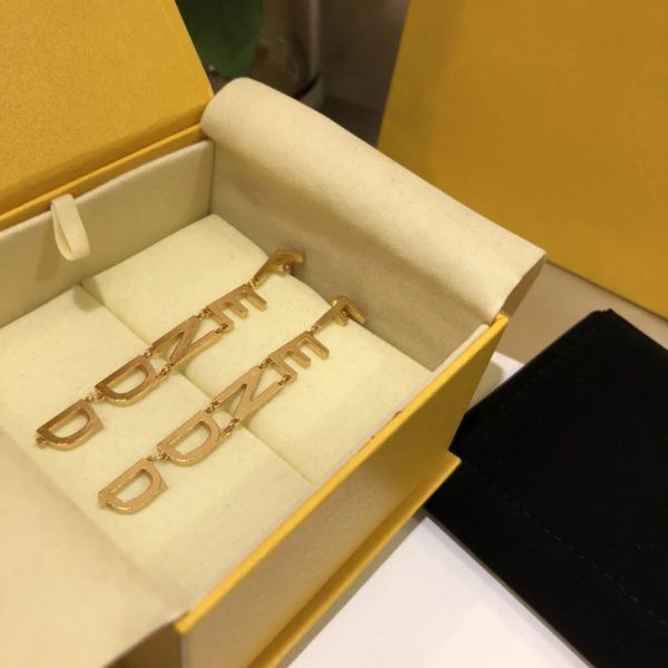 2024-Stylish Bag Anhänger Hengste Perle Handtasche Ohrreihe Brief Golden Dangler Frauen Designer Ohrringe Ohrhörer mit Schachtel Geburtstagsgeschenk