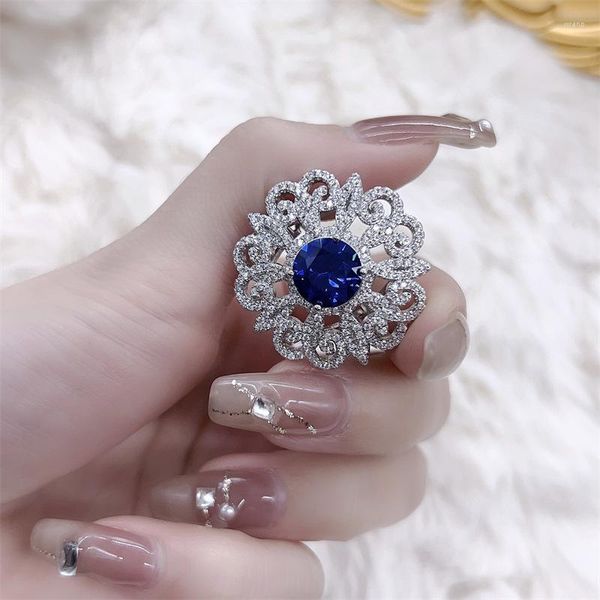 Cluster Ringe Luxus Runde Royal Blue Zirkon 925 Silber Ring Elegante Vintage Stil Blume Hohl Persönlichkeit Hochzeit Schmuck Für Frauen