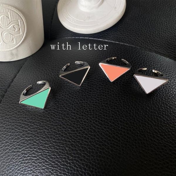 Anel aberto triangular de metal, 4 cores, com carimbo, letras femininas, anéis de dedo, acessórios de joias de moda, qualidade superior 228y