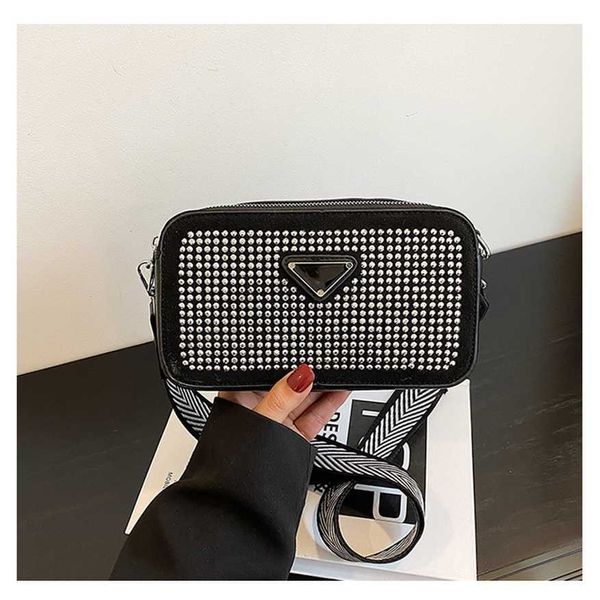 Baobao Donna 2023 Estate Nuovo Diamante Montato Fotocamera Semplice Spalla a Banda Larga INS Coreano Crossbody Piccola Borsa Quadrata Inventario 399