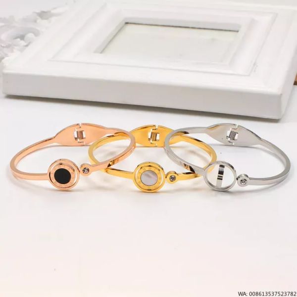 2023 nuovi numeri romani caldi braccialetto braccialetto di conchiglie braccialetto di design per le donne accessori per gioielli classici da uomo acciaio al titanio placcato in oro non tramonterà mai non allergico