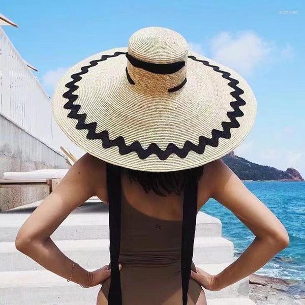 Cappelli a tesa larga VRIGINER Patch Grande cappello di paglia da donna Flat Top Oversize Beach Sun Fashion per donna Catwalk Cape