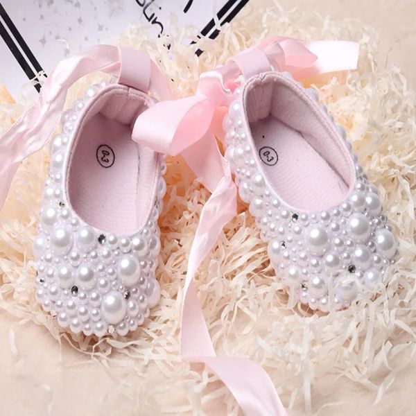 Primi camminatori Dollbling Scarpe da bambino Ragazza Scarpe da battesimo Perla Personalizzata fatta a mano Battesimo Regalo di compleanno Principessa Scarpe da bambina 230928