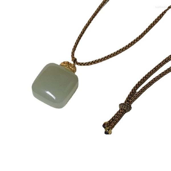 Цепи Hetian Jade Подвеска Ожерелье Маленькие подвески для мужчин и женщин