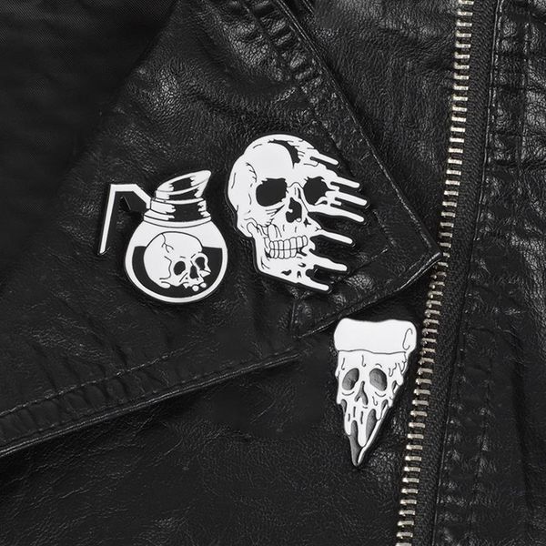 20pcs lote europeu Bules Skull Cowboy Pins Badge Rose Sklelen Ligy Broches Broches Unisex Halloween Pin Jóias Acesso