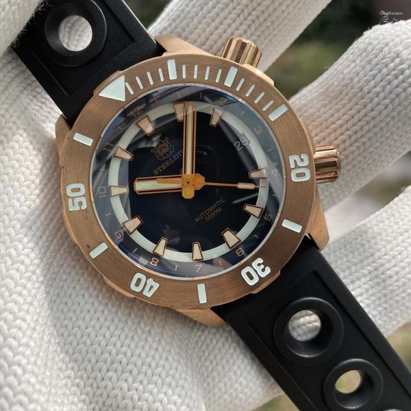 Armbanduhren STEELDIVE Ankunft Bronze Mechanische Uhr SD1950S Zwei Kronen Einzigartiges Design 3000M Wasserdichte Tiefsee-Herren-Tauchentlüftung