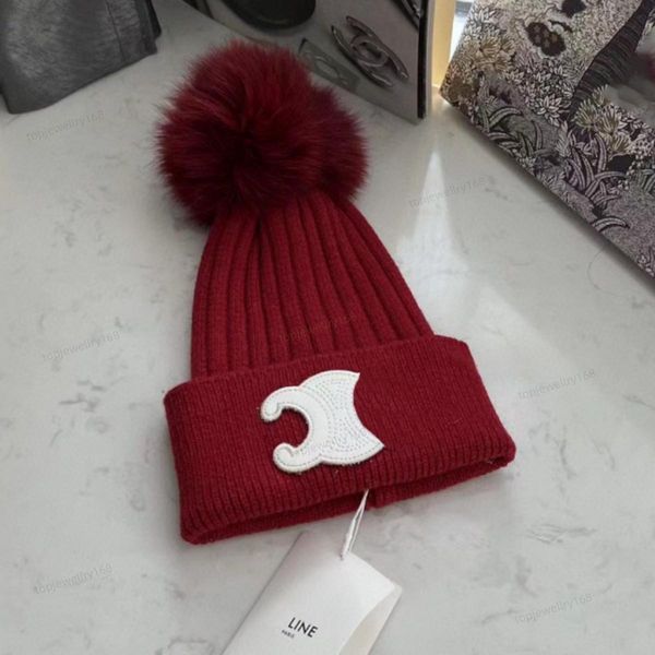 Cappello di lusso designer berretto di lana invernale CEL marchio berretti in maglia capelli di coniglio protezione dal freddo protezione per le orecchie icona di lusso invernale cappello da uomo