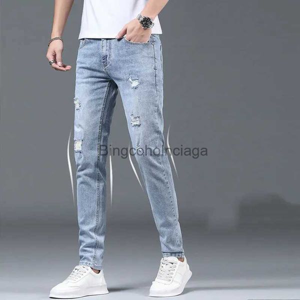 Herren Jeans Frühling Sommer Stilvolle koreanische Ripped Hole Stretch Herren Slim Work Denim Hosen mit Distressed Design Blaue Freizeitjeans Luxus HerrenL231003